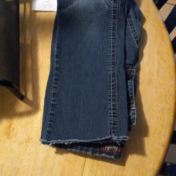 Jeans raw hem super cute - Picture 7 of 7